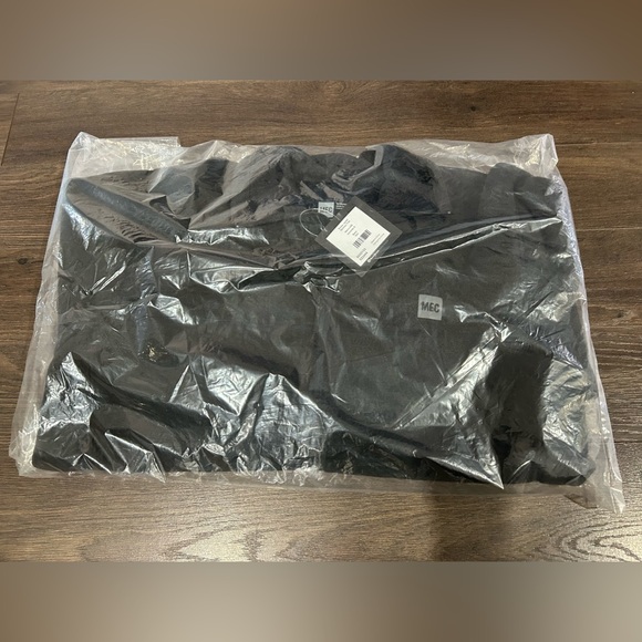 MEC Ember Jacket - Men's - Black - BNWT - Picture 2 of 2